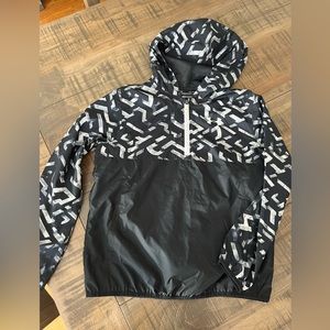 Medium Youth Under Armour Light Weight Wind Breaker